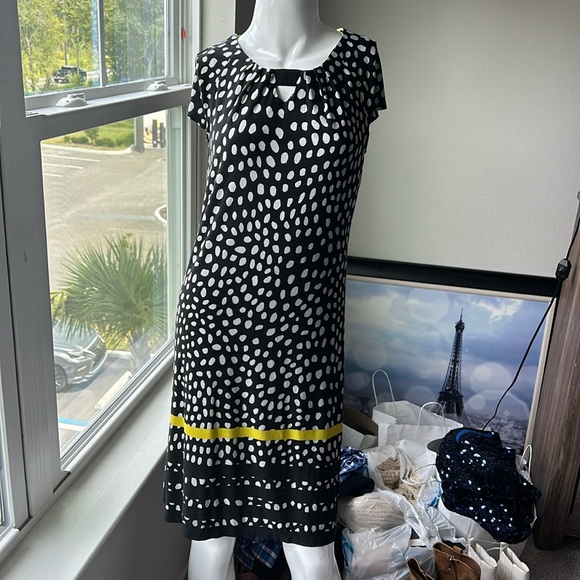 Taylor Dresses & Skirts - TAYLOR POLKA DOT DRESS SIZE 2